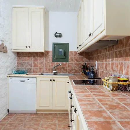 Traditional Cycladic Stone In Kea * Kastrianí